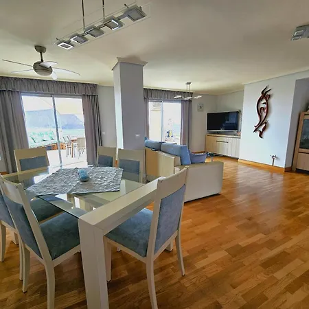 Vista Roja With Ocean View شقة